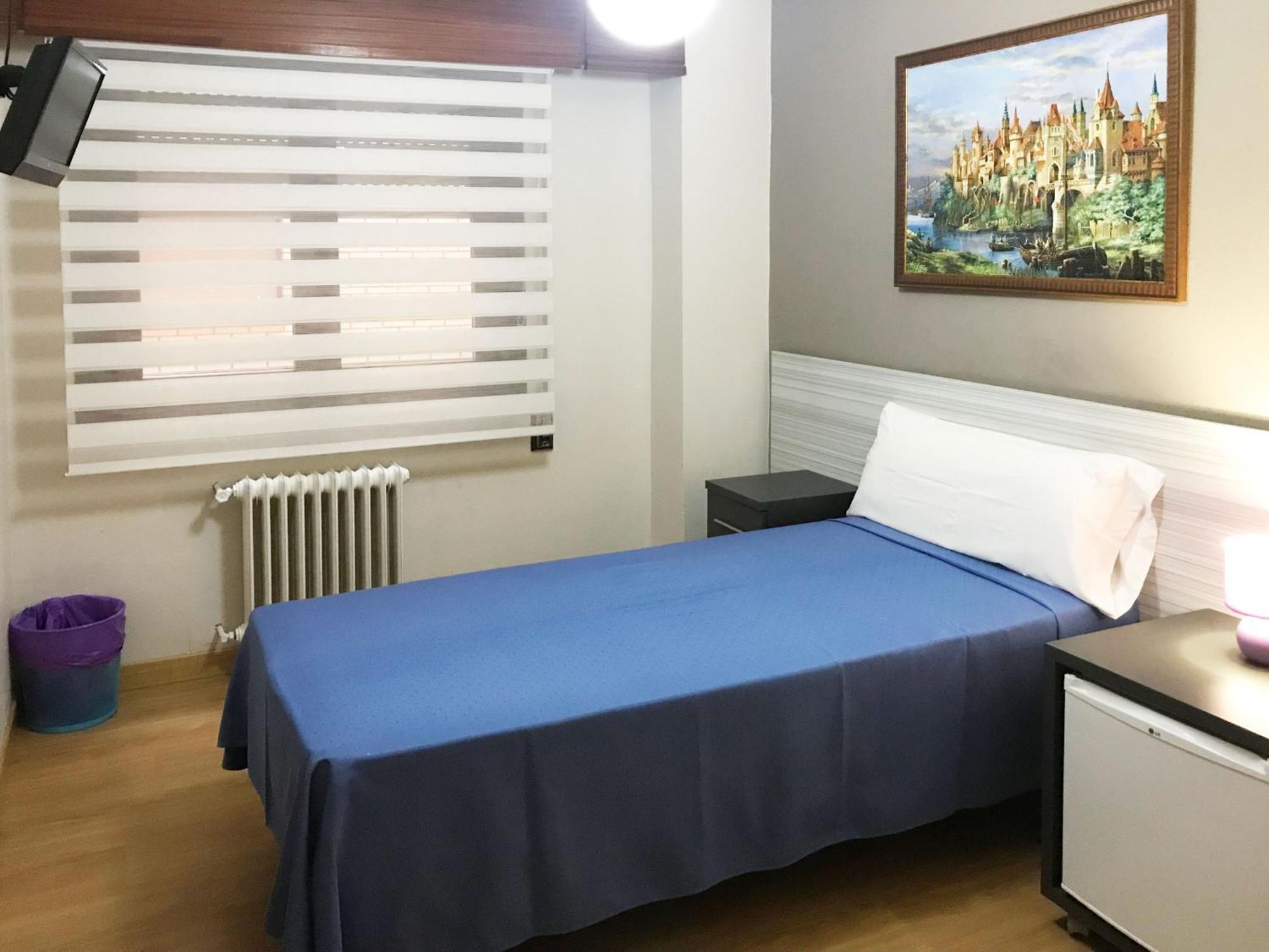 Pension Berceo Logroño Exterior foto