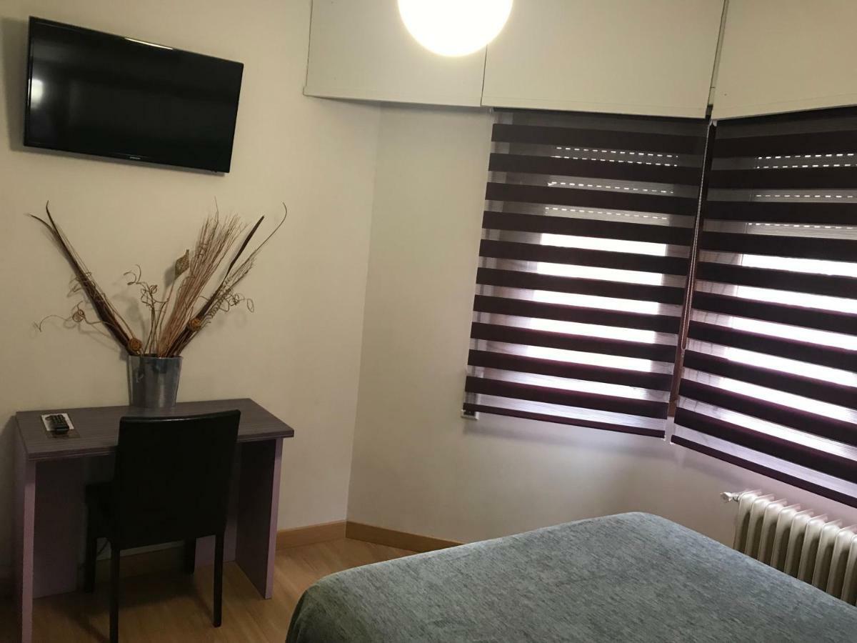 Pension Berceo Logroño Exterior foto